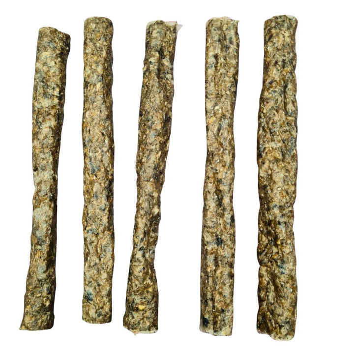 Batonnet de viande et peau de saumon